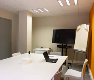 Bureau privé 23 m² 6 postes Coworking Rue Saint-Simon Lyon 69009 - photo 2